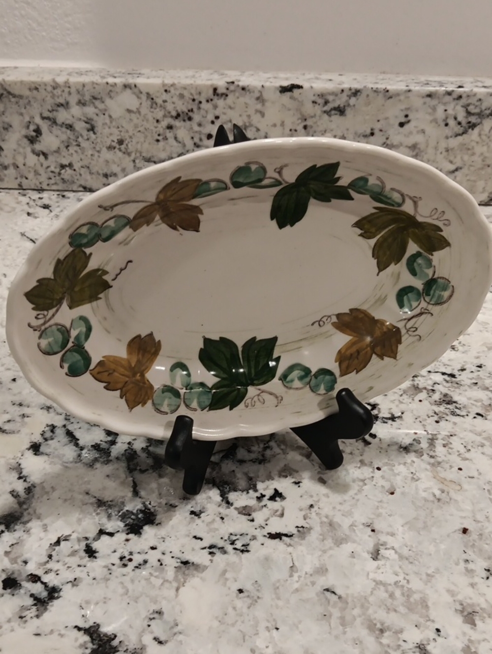 Vintage Metlox Vineyard oval bowl